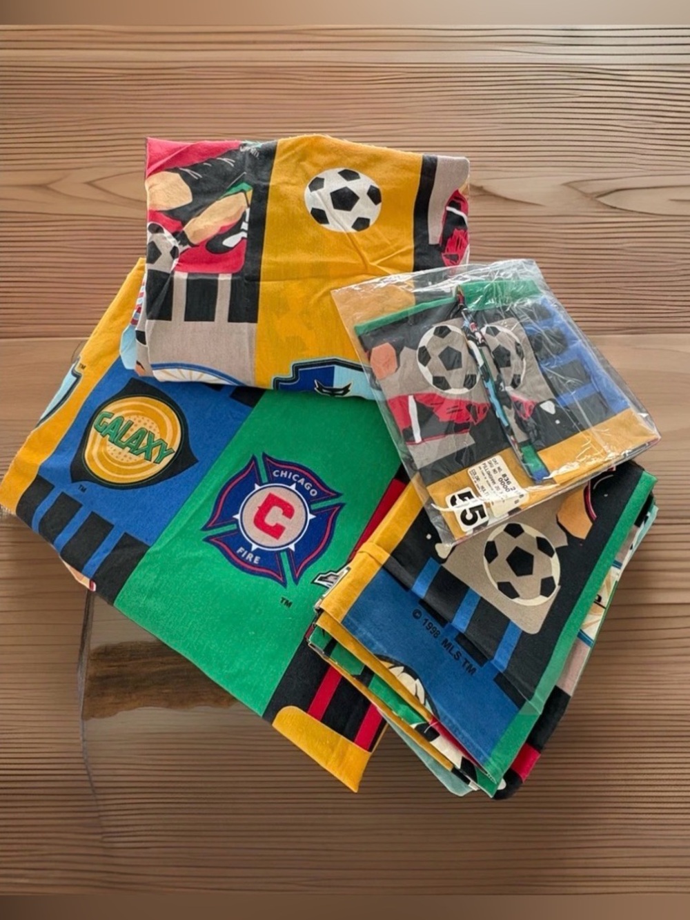 1998 MLS VINTAGE Soccer Twin Bed Set- 2 Pillow Shams, Fitted & Flat Sheets
